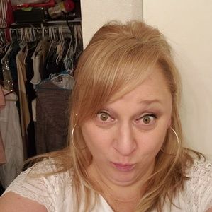 Meet your Posher, Lori